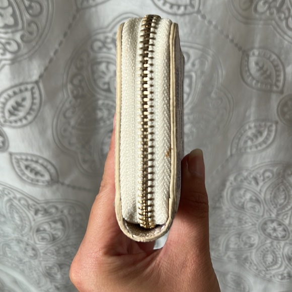 Cream Wallet - Picture 4 of 7